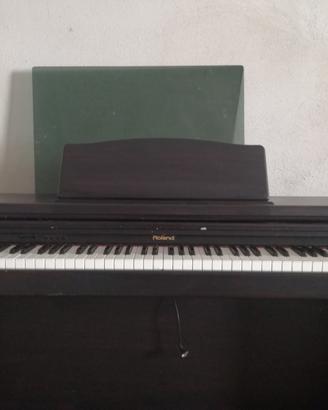 Pianoforte digitale Roland HP147e