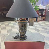 lampada  in porcellana artistica colore nero e dor