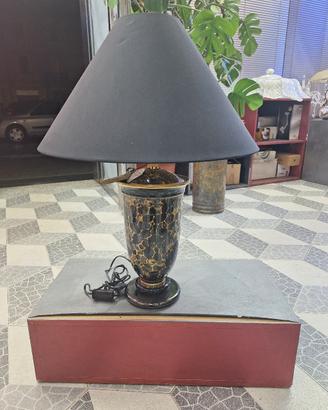 lampada  in porcellana artistica colore nero e dor