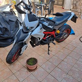 Ducati hypermotard 939