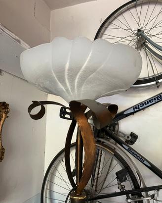 Lampadario e lampada da terra