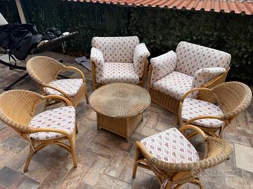 Salotto in rattan 7 pezzi con tavolino