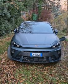 Cupra Leon 2025 272cv plug in hybrid