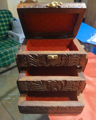 Portagioie in legno intardiato