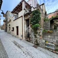 CASA SEMINDIPENDENTE A LOCERI