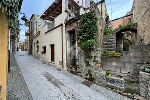 CASA SEMINDIPENDENTE A LOCERI