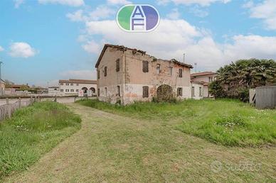 MIRA PORZIONE DI RUSTICO CON TERRENO EDIFICABILE