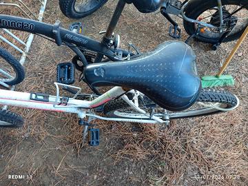 bicicletta Mountain bike 