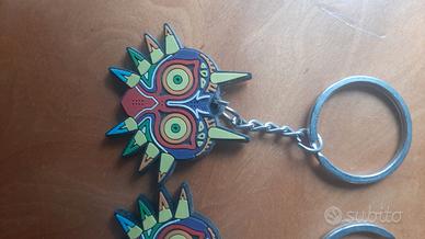 2 portachiavi con maschera di Majoras 