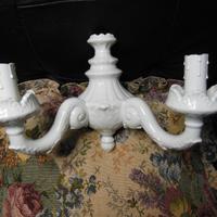 Applique in ceramica bianca