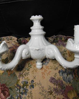 Applique in ceramica bianca