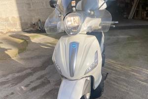 Beverly 350 sport turing