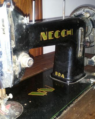 MACCHINA DA CUCIRE 'NECCHI' VINTAGE
