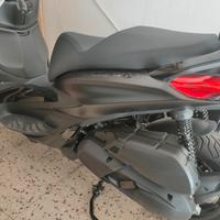piaggio Beverly 400 hpe solo 900 km
