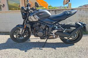 Triumph Trident 660 immacolata
