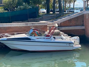 Barca rio 590 cabin motore 150 mercury