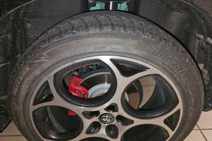 Bridgestone blizzak lm005