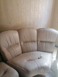 Divano. Da ritirare personalmente. 