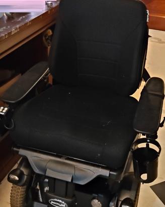 Sedia a rotelle da strada motorizzata con joystick