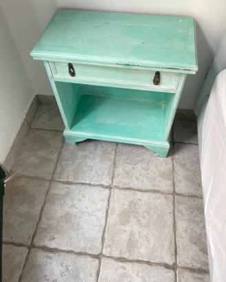 Coppia di comodini shabby