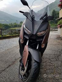 X-Max 300 Abs