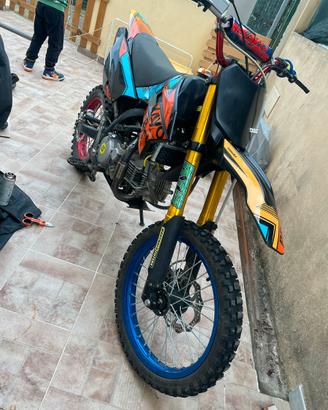 Pit bike