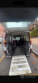 Auto allestimento trasporto disabili