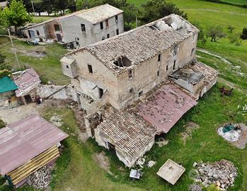 Casa colonica ex Villa Fanesi