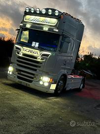 SCANIA R560