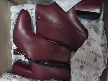 Stivali di pelle colore bordeaux nuovi