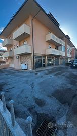 Magazzino 160 mq Piano Terra Zona Mare