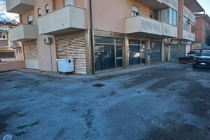 Magazzino 160 mq Piano Terra Zona Mare