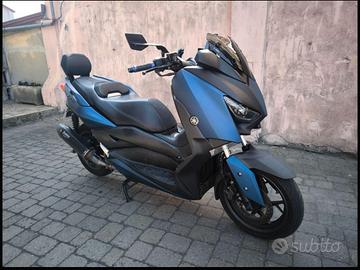 YAMAHA X-MAX 300 s
