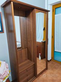 Mobile da ingresso porta-abiti