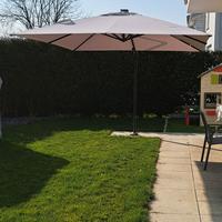 Ombrellone Ines Bizzotto con led e pannello fotovo