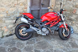 ducati monster 696 