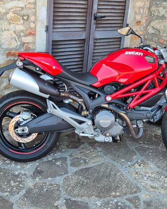 ducati monster 696 