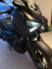 XMAX 300 tech plus