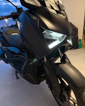 XMAX 300 tech plus