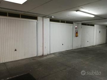 Garage in via carlo ruggiu