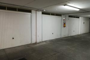 Garage in via carlo ruggiu