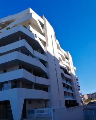 Via Biasi - Rifinito trivano con ampia veranda