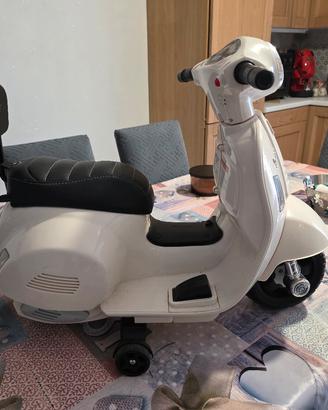 Vespa giocattolo 6v