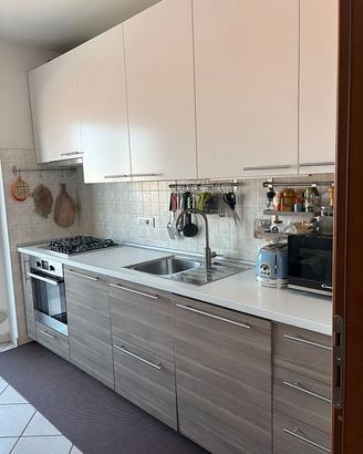 Cucina lineare 3 metri + frigorifero esterno