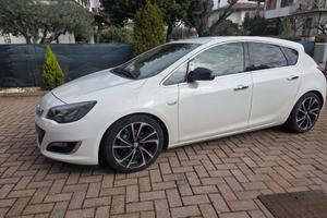 Opel Astra 1.4 Turbo 140CV 5 porte GPL Tech Cosmo