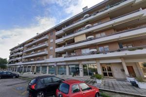 Appartamento di 145 m² con 4 locali e box auto a O