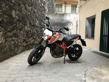 KTM 690 DUKE