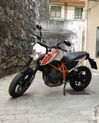 KTM 690 DUKE