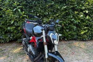 Moto Benelli 302s 2021