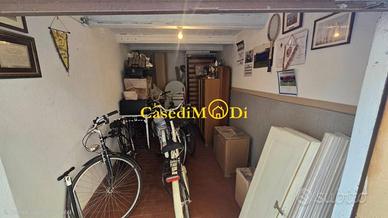 Box / Garage di 10 m² a Livorno